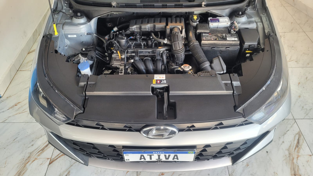 Hyundai HB20 Prata