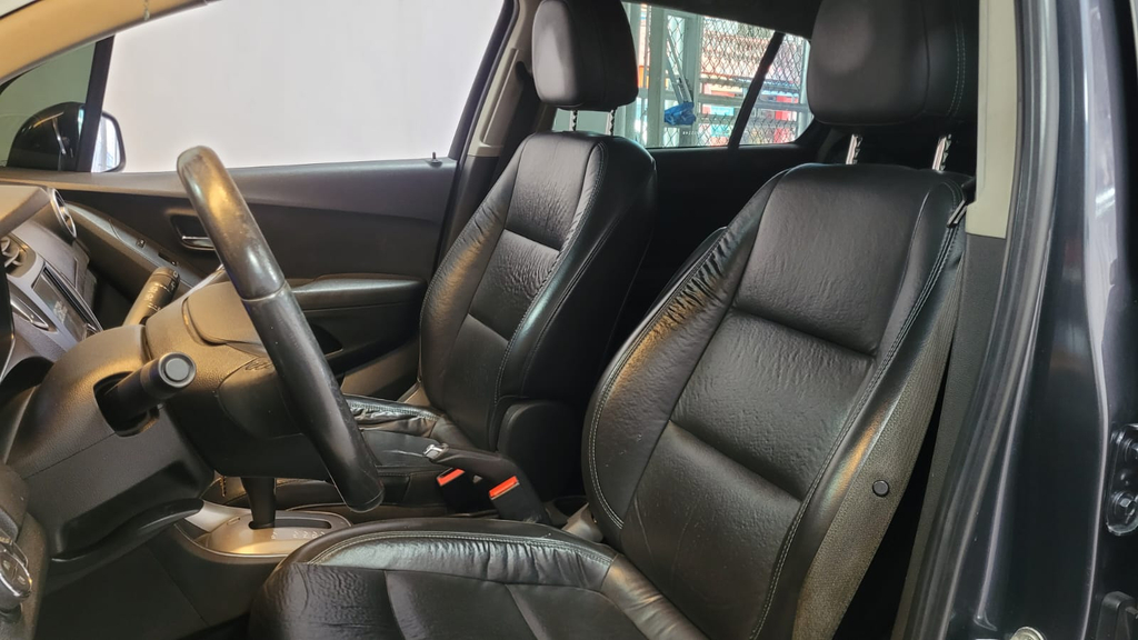 Chevrolet Tracker Cinza