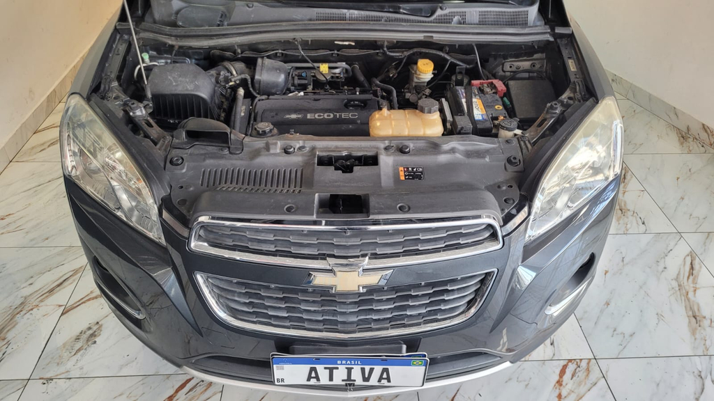 Chevrolet Tracker Cinza
