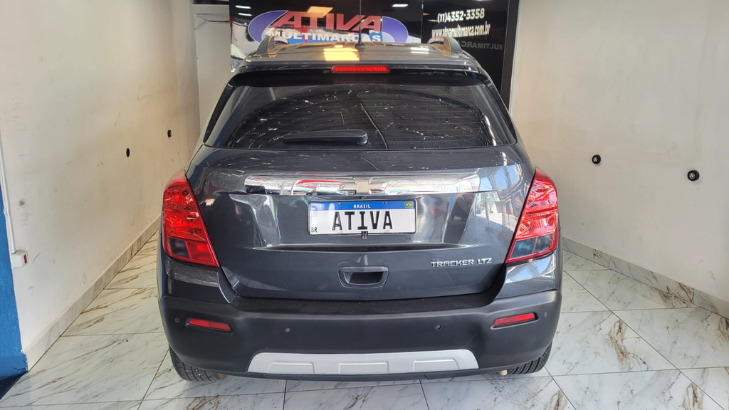 Chevrolet Tracker Cinza