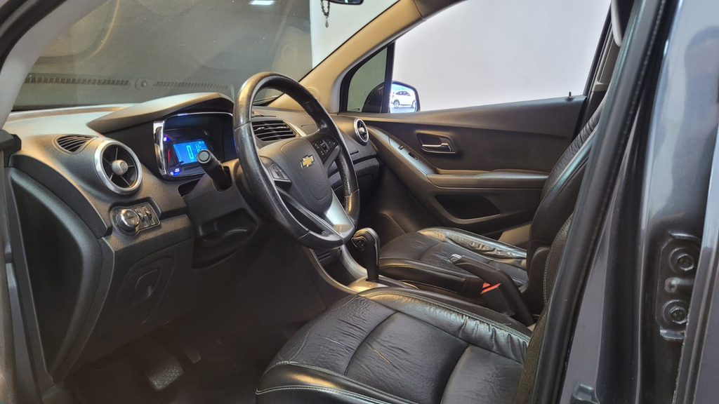 Chevrolet Tracker Cinza