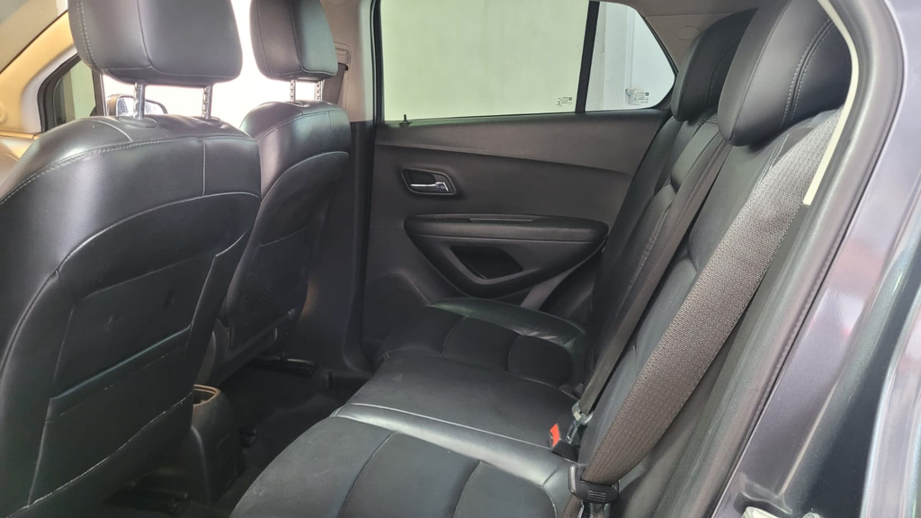 Chevrolet Tracker Cinza