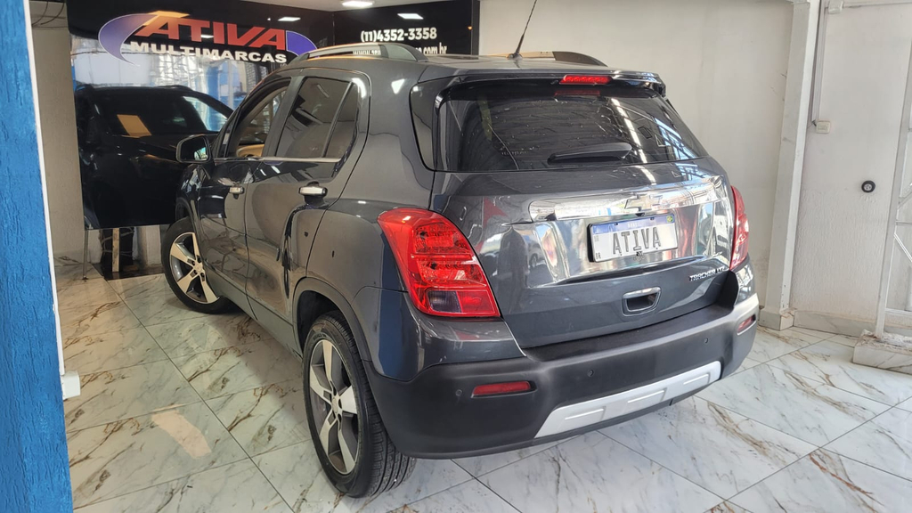Chevrolet Tracker Cinza