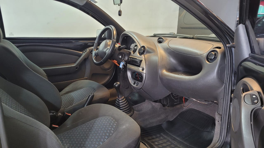 Ford Ka Preto