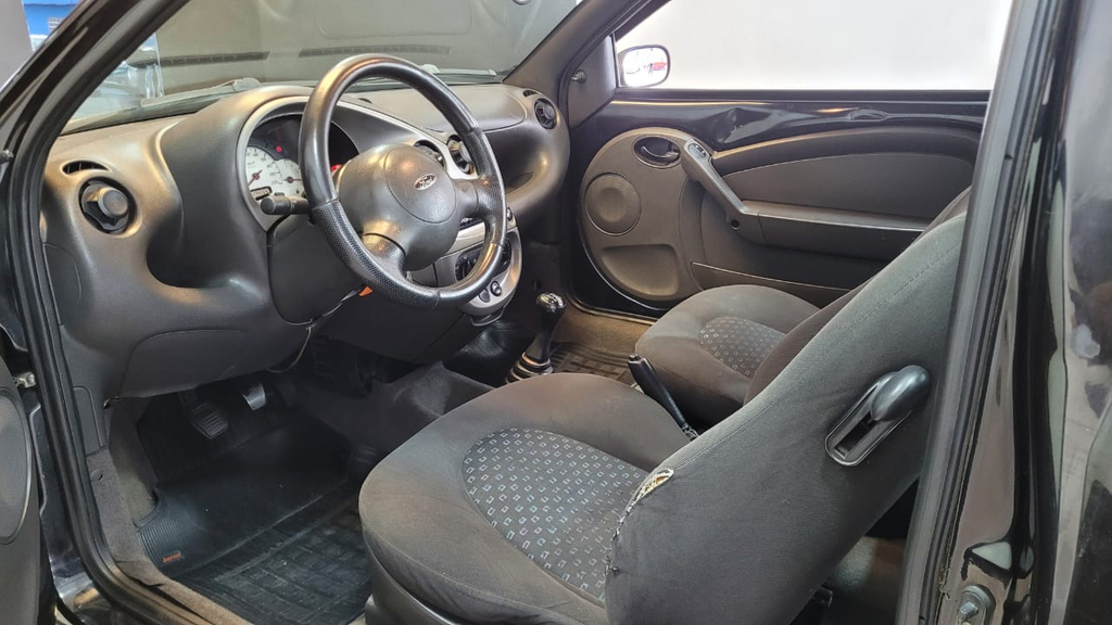 Ford Ka Preto