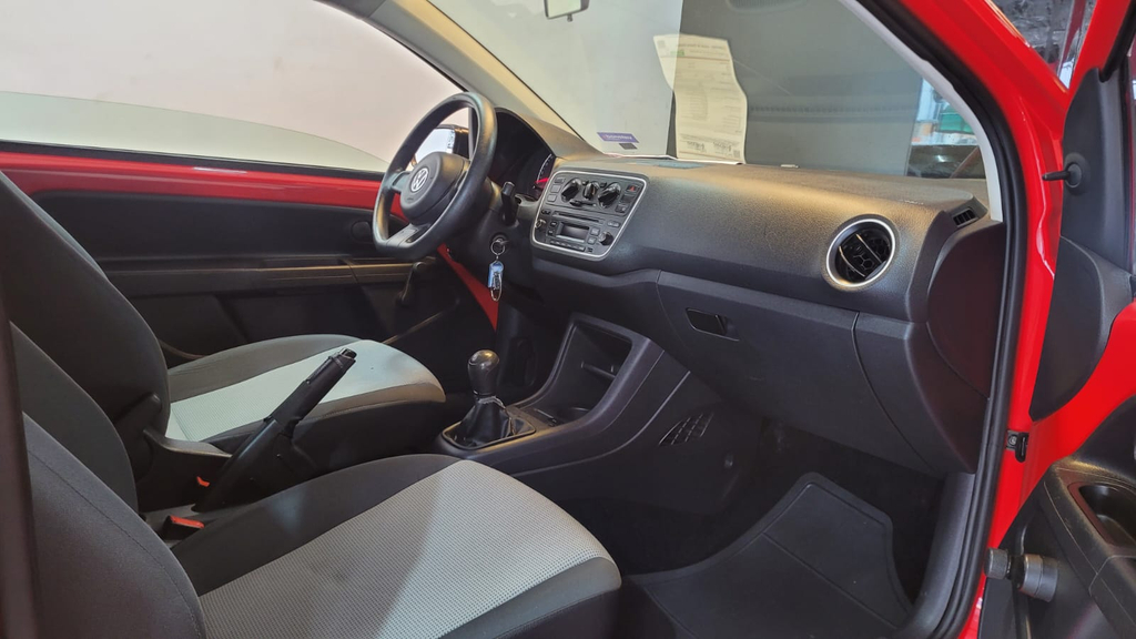 Volkswagen Up! Vermelho