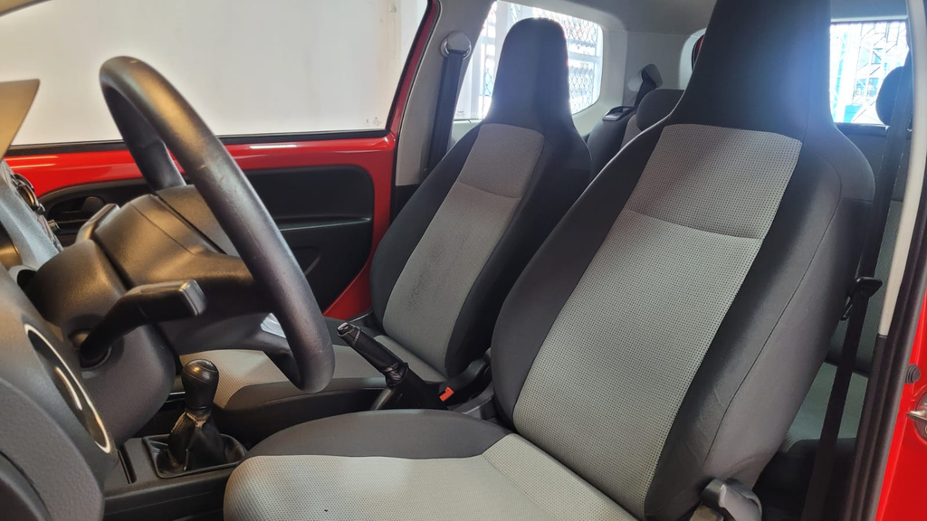 Volkswagen Up! Vermelho
