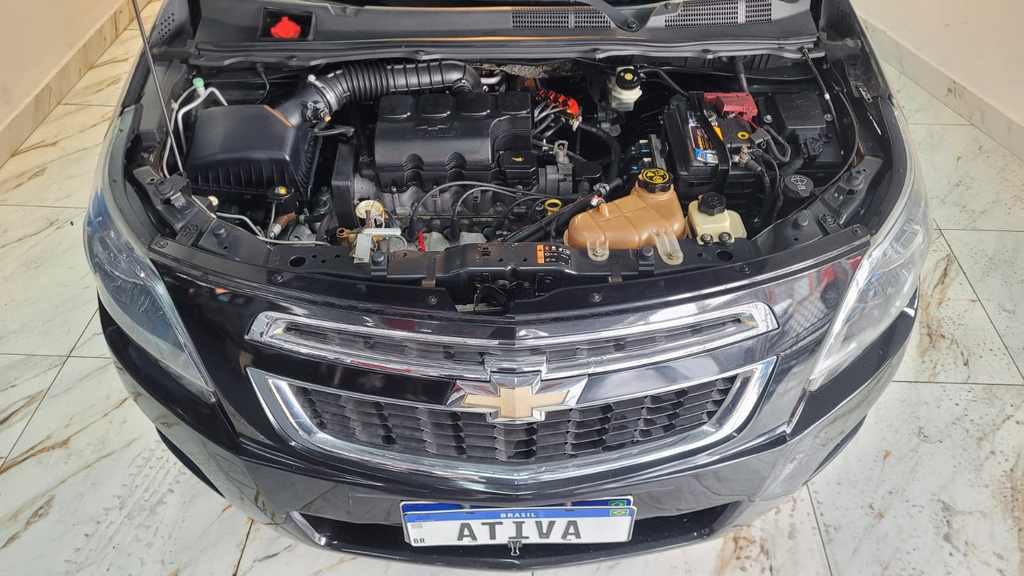 Chevrolet Cobalt Preto