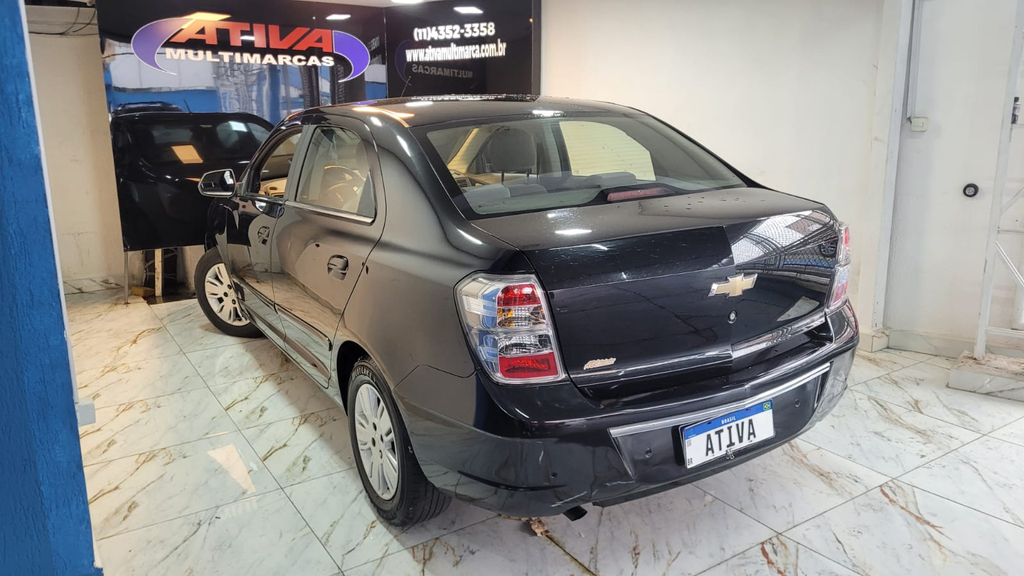 Chevrolet Cobalt Preto