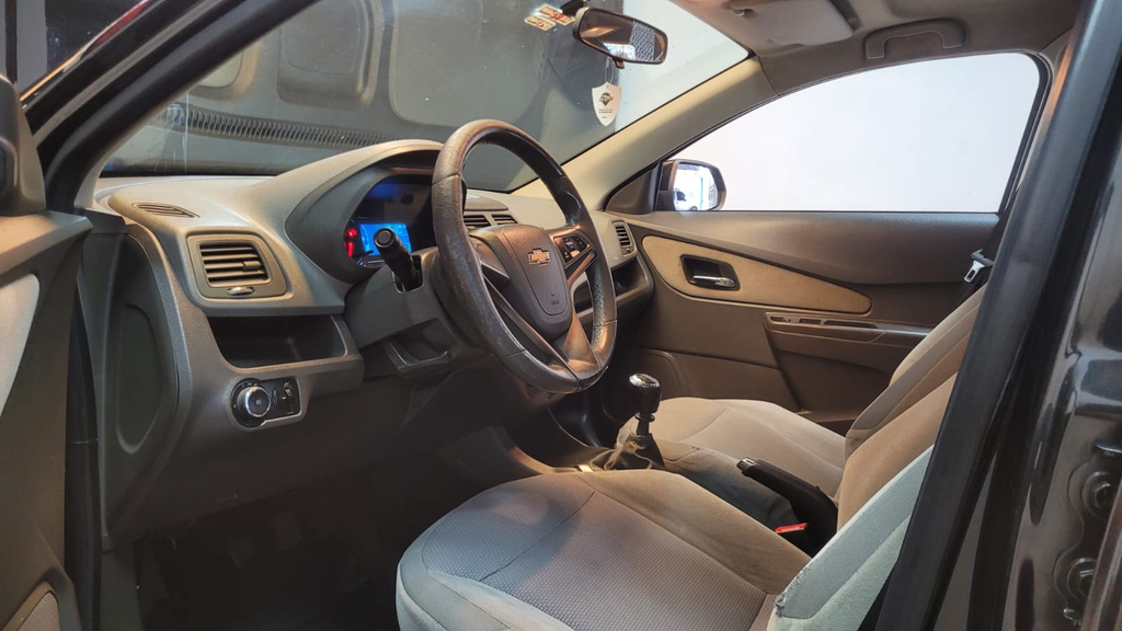 Chevrolet Cobalt Preto