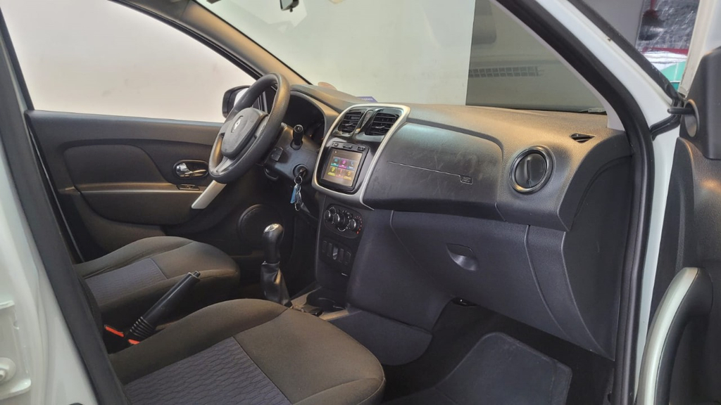Renault Sandero Branco