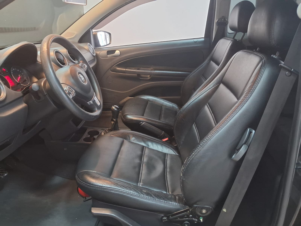Volkswagen Saveiro Preto