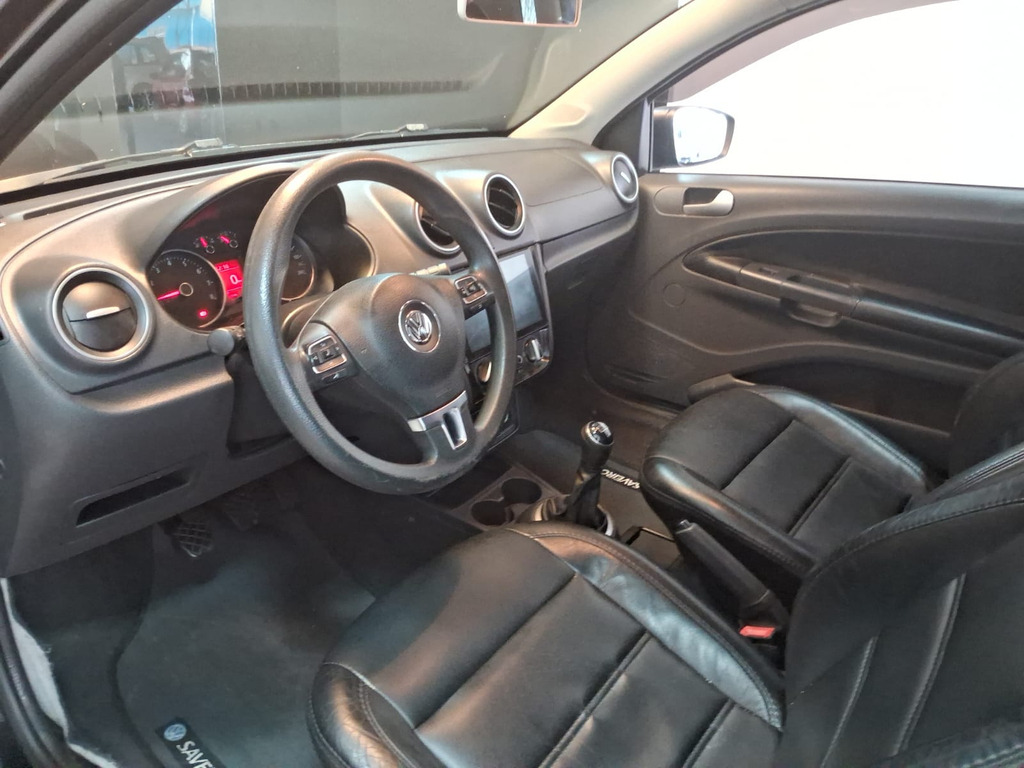 Volkswagen Saveiro Preto