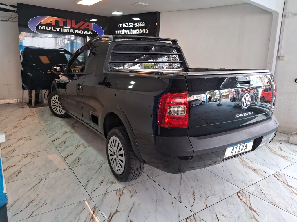 Volkswagen Saveiro Preto