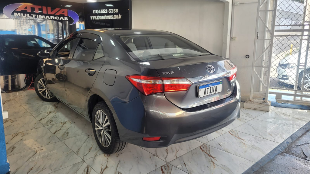 Toyota Corolla Cinza