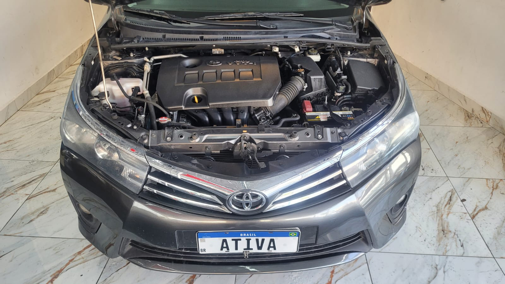 Toyota Corolla Cinza