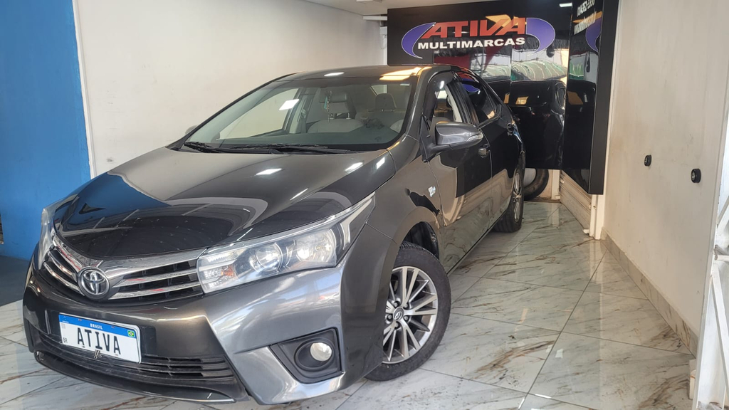 Toyota Corolla Cinza