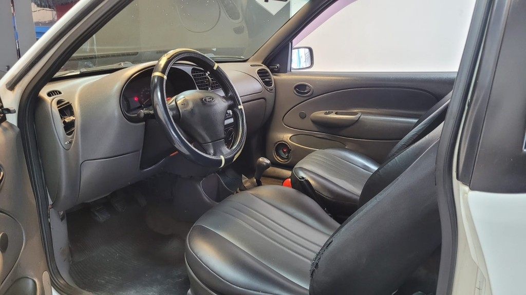 Ford Courier Branco