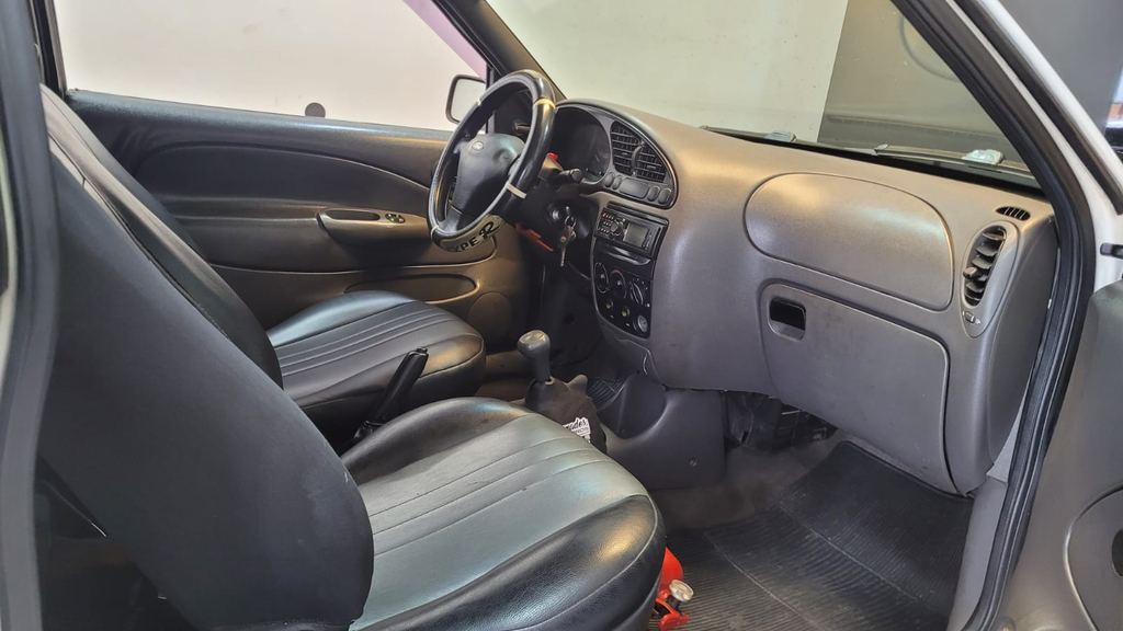 Ford Courier Branco