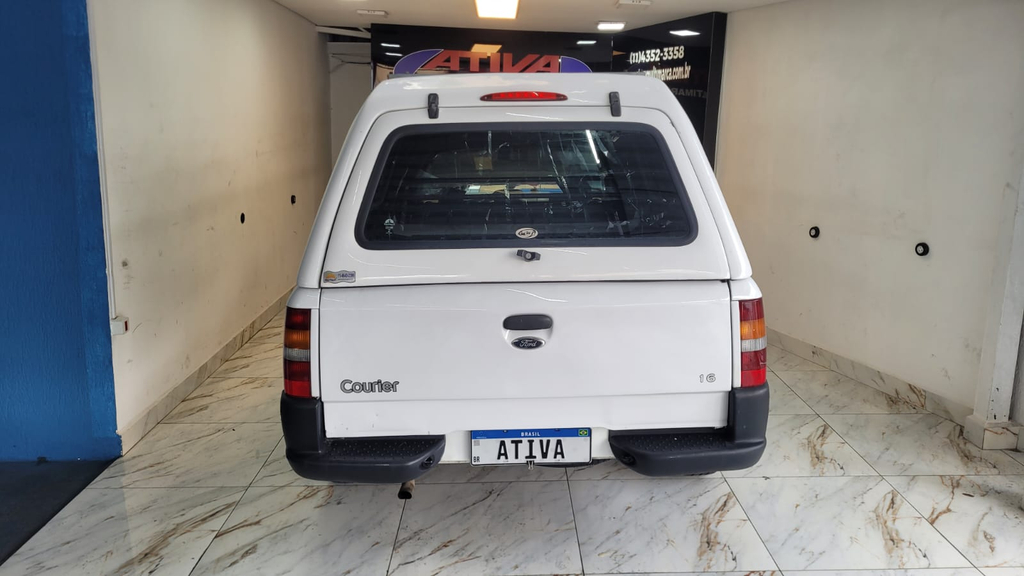 Ford Courier Branco