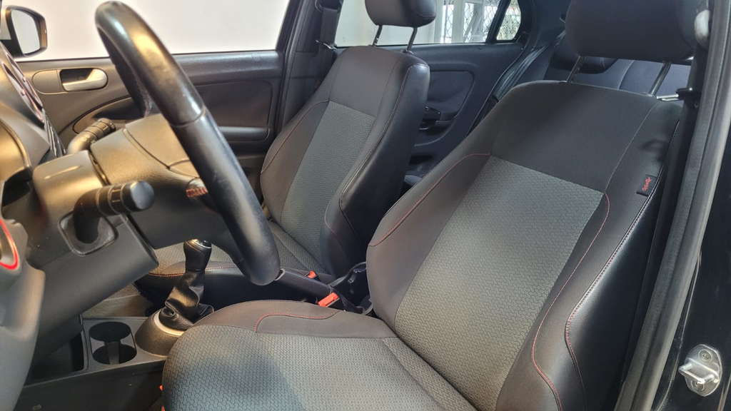 Volkswagen Gol Preto