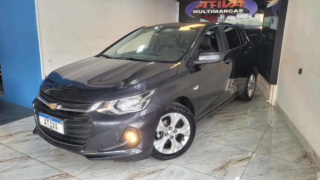Chevrolet Onix Cinza