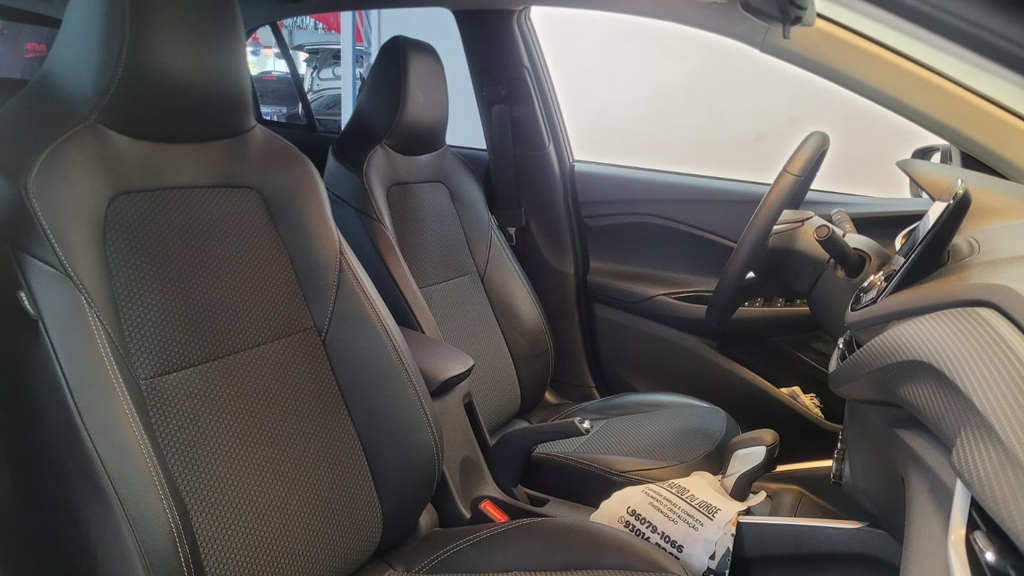 Chevrolet Onix Cinza