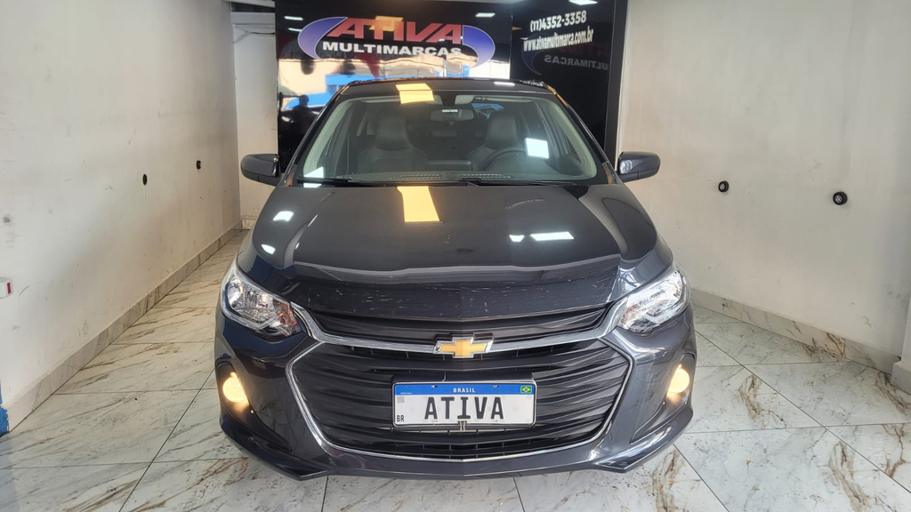 Chevrolet Onix Cinza