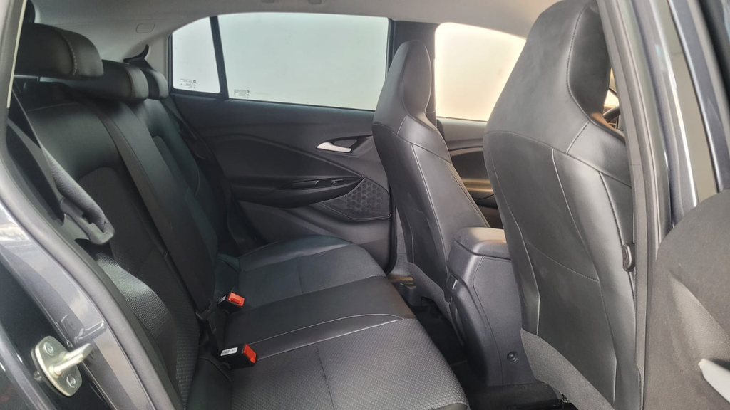 Chevrolet Onix Cinza