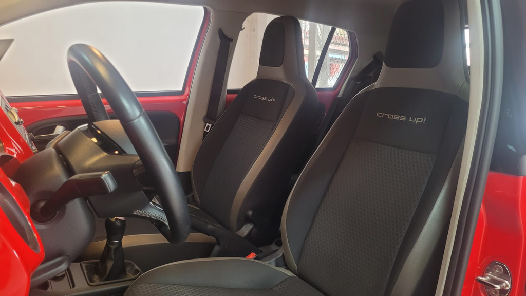 Volkswagen up! cross Vermelho