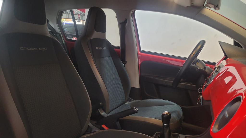 Volkswagen up! cross Vermelho