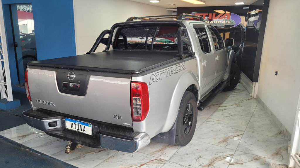 Nissan Frontier Prata