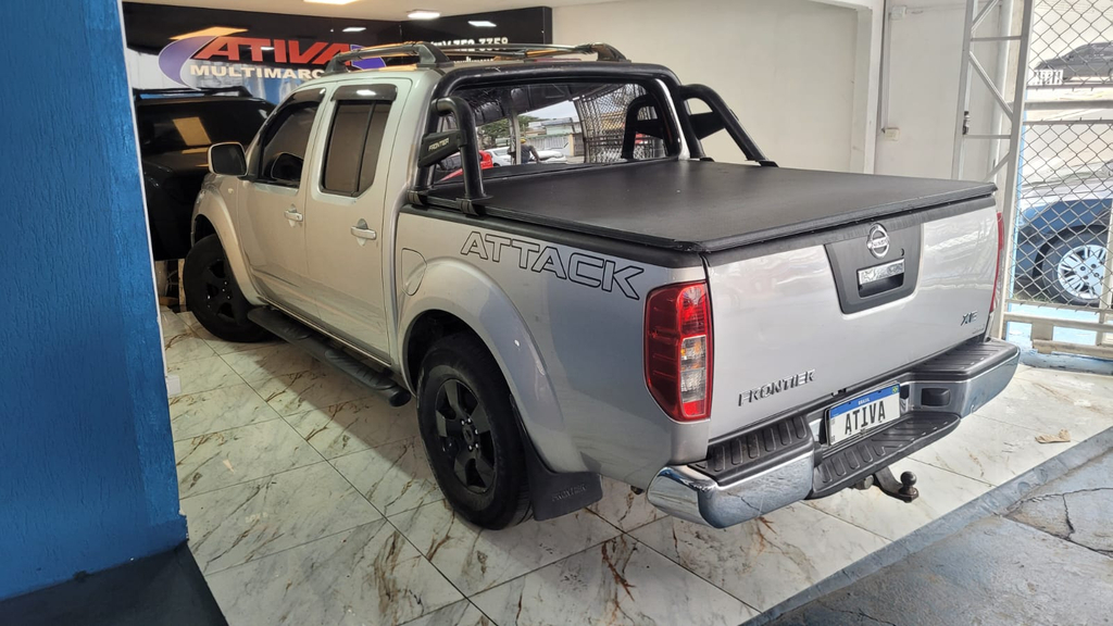 Nissan Frontier Prata