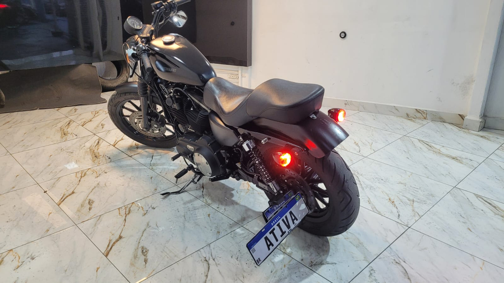 Harley-Davidson XL 883 Preto