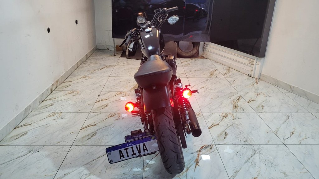Harley-Davidson XL 883 Preto