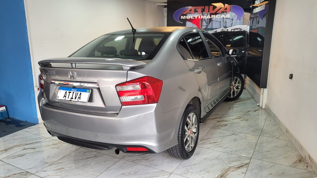 Honda City Cinza