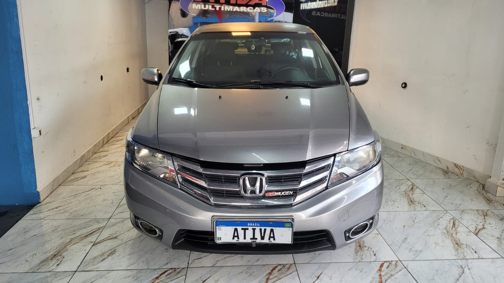 Honda City Cinza