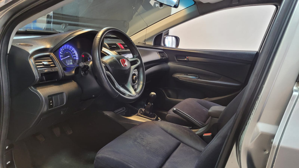 Honda City Cinza