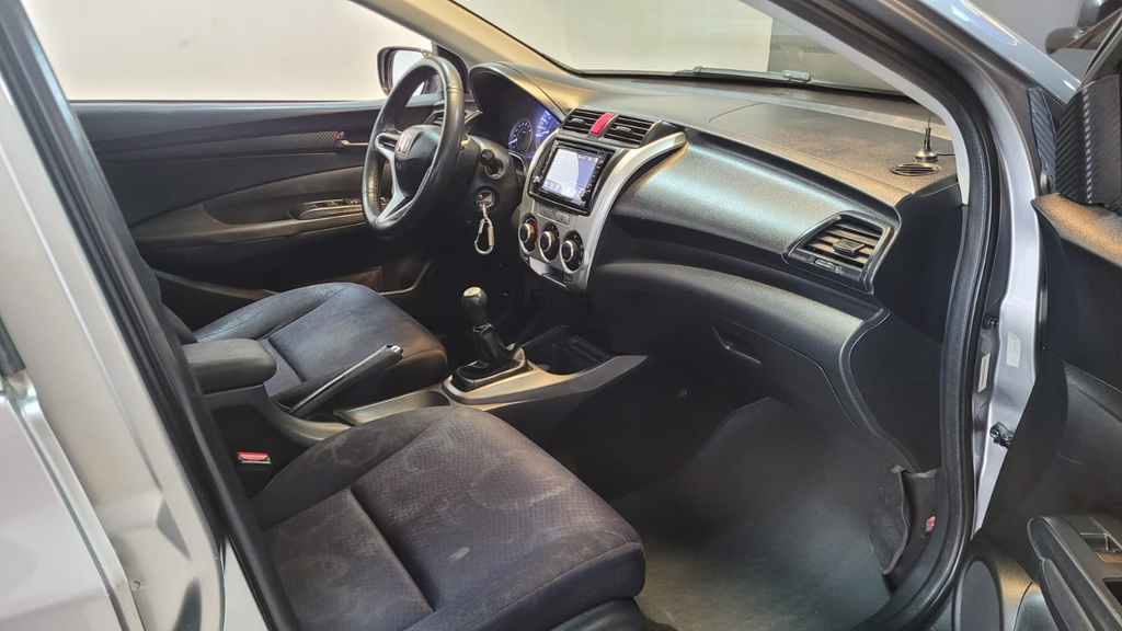 Honda City Cinza