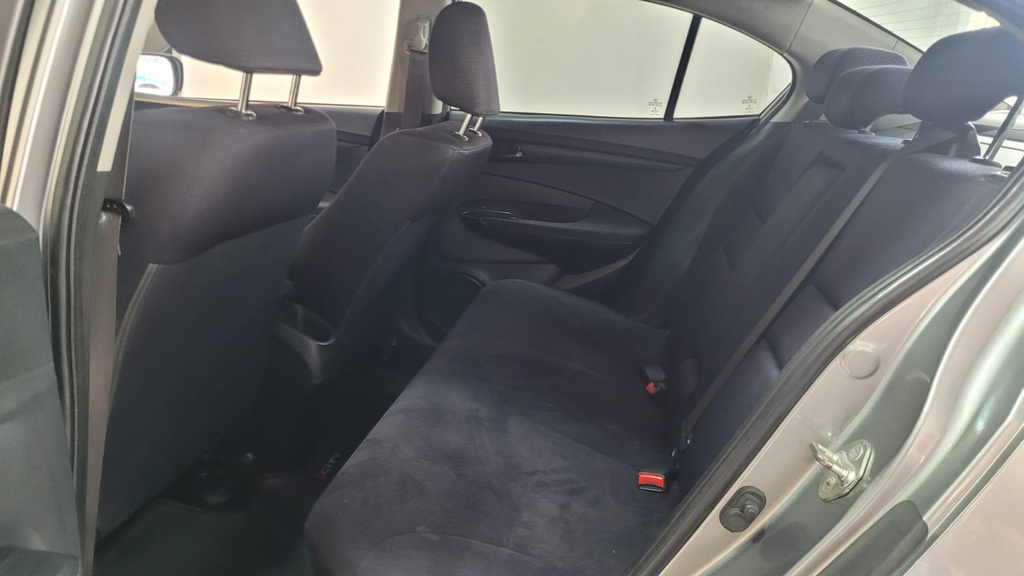 Honda City Cinza