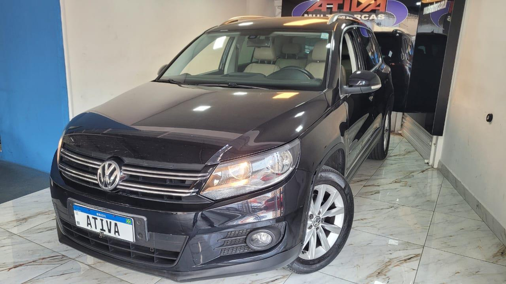 Volkswagen Tiguan Preto