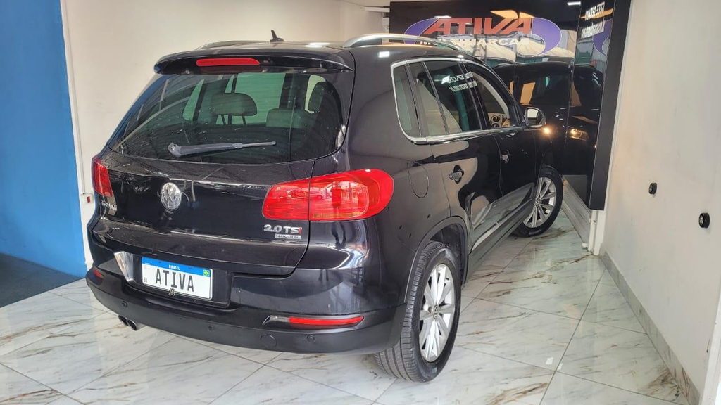 Volkswagen Tiguan Preto