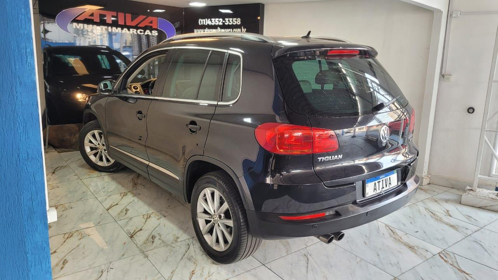 Volkswagen Tiguan Preto