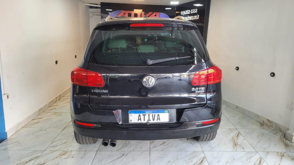 Volkswagen Tiguan Preto