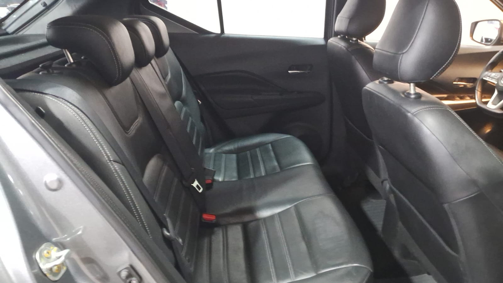 Nissan Kicks Cinza