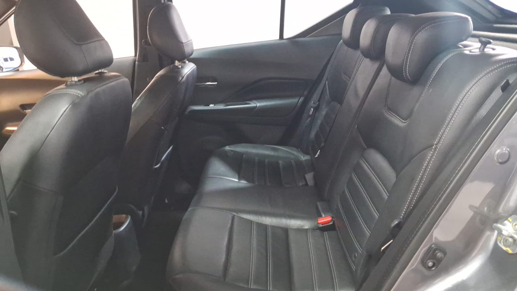 Nissan Kicks Cinza