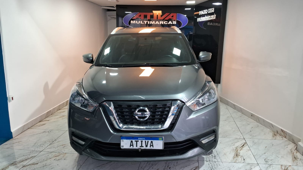 Nissan Kicks Cinza