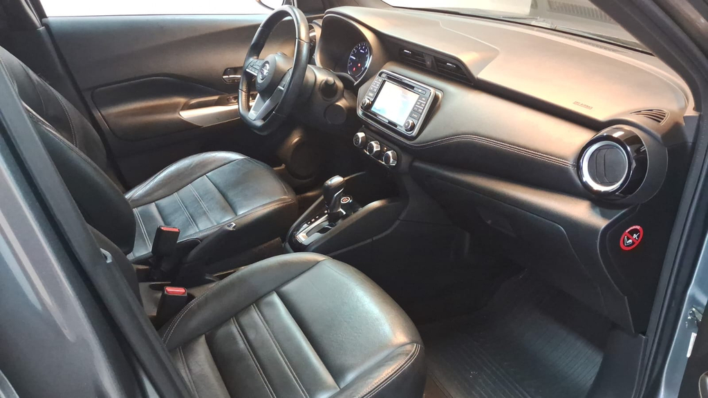 Nissan Kicks Cinza