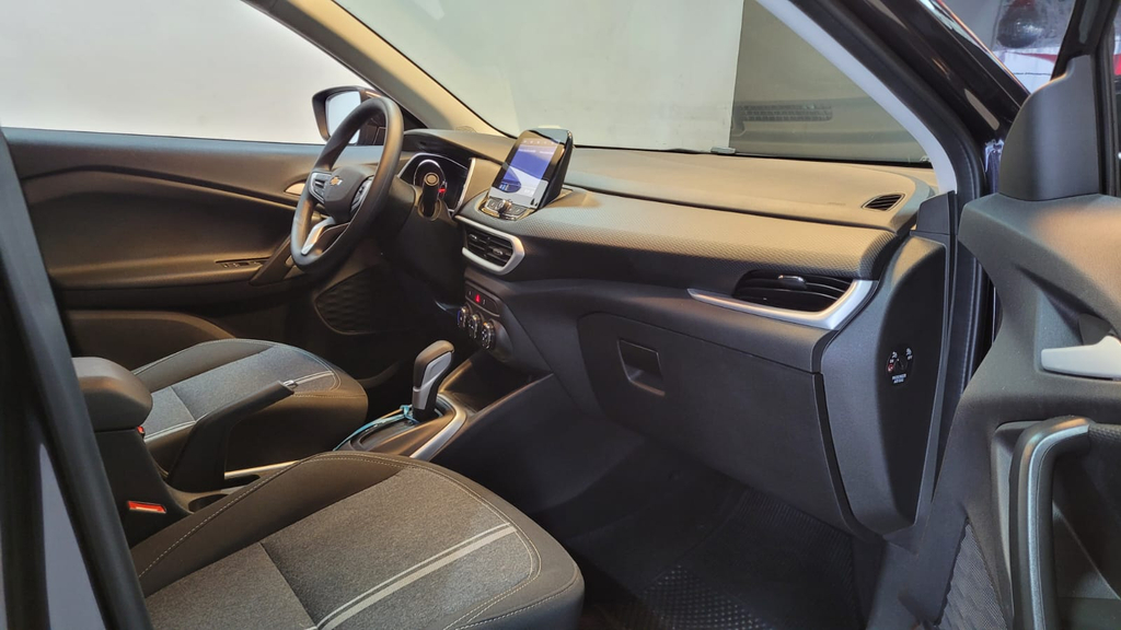 Chevrolet Tracker Cinza