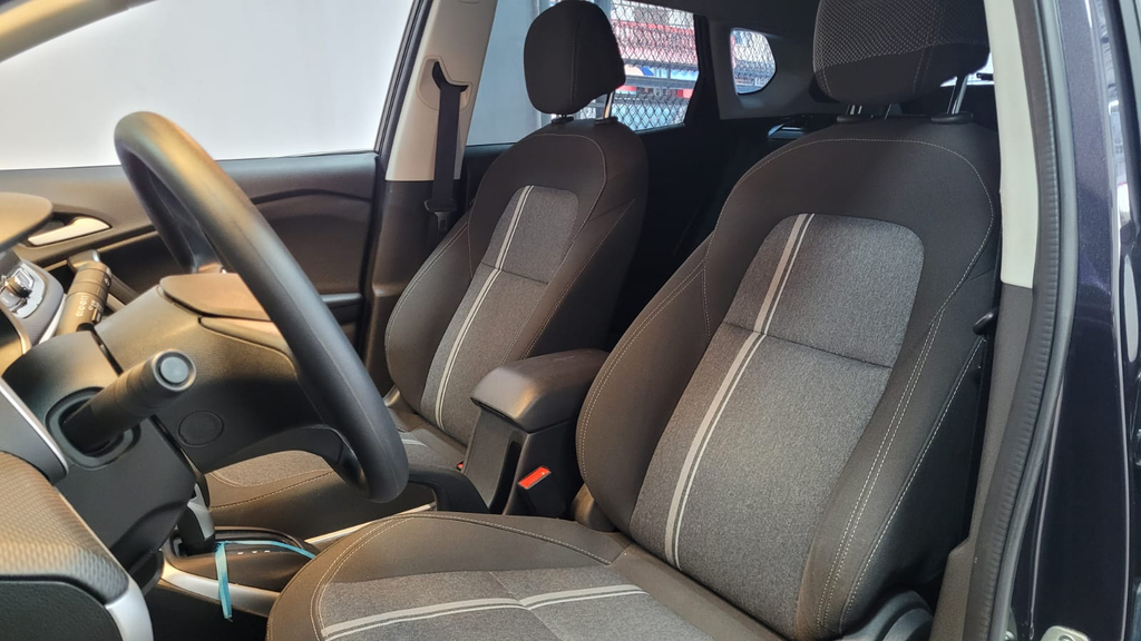 Chevrolet Tracker Cinza